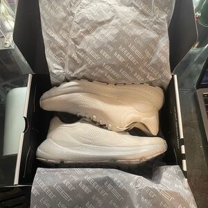 W Beyondfeel Run Sneakers size 10